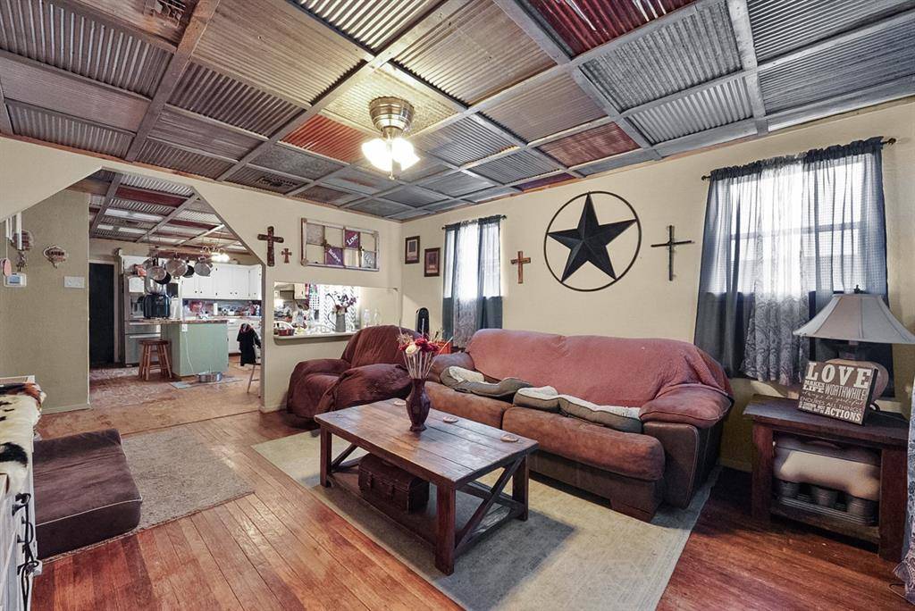 4948 Tin Top Road, Weatherford, TX 76087