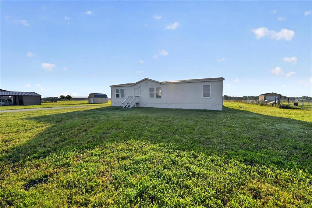 1393 Hackleman Road, Whitesboro, TX 76273