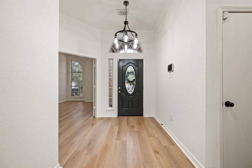 8050 Mount Shasta Circle, Fort Worth, TX 76137