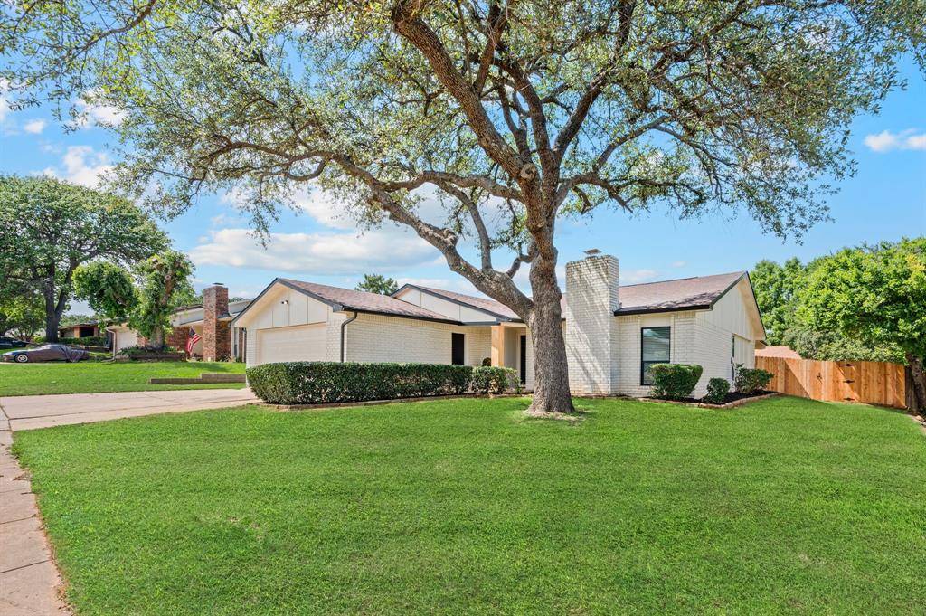 2248 Cottonwood Lane, Bedford, TX 76021
