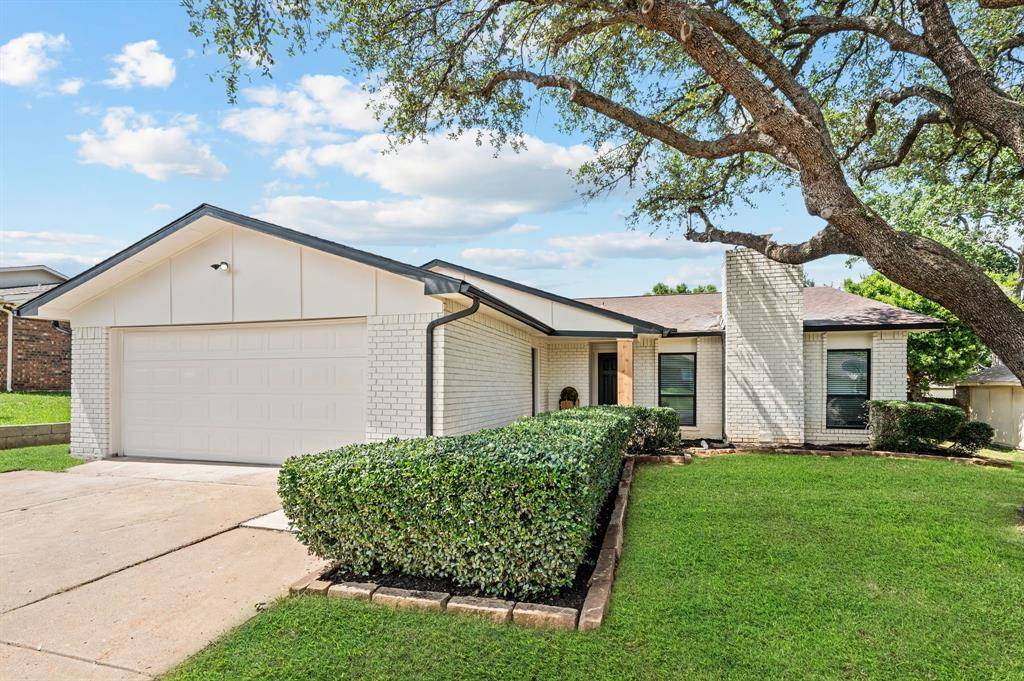 2248 Cottonwood Lane, Bedford, TX 76021