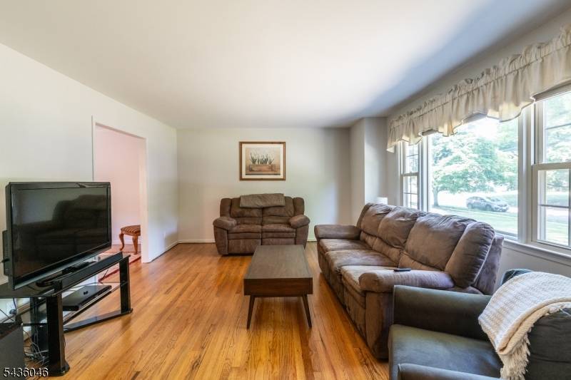 280 Farmer Rd, Bridgewater Twp., NJ 08807