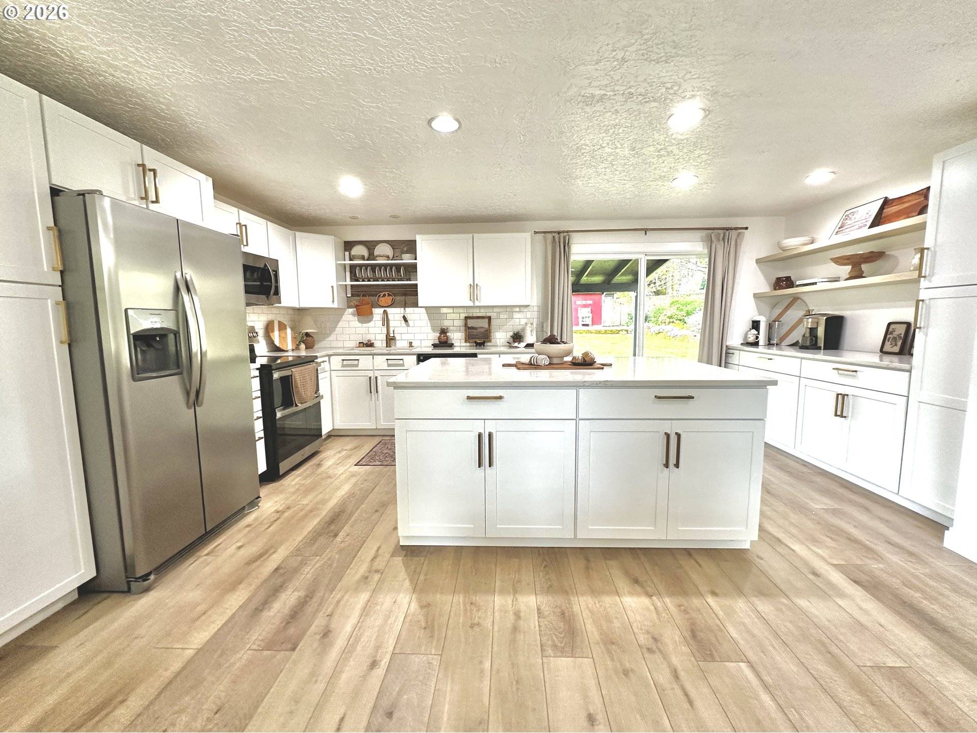 19251 CENTRAL POINT RD, Oregon City, OR 97045
