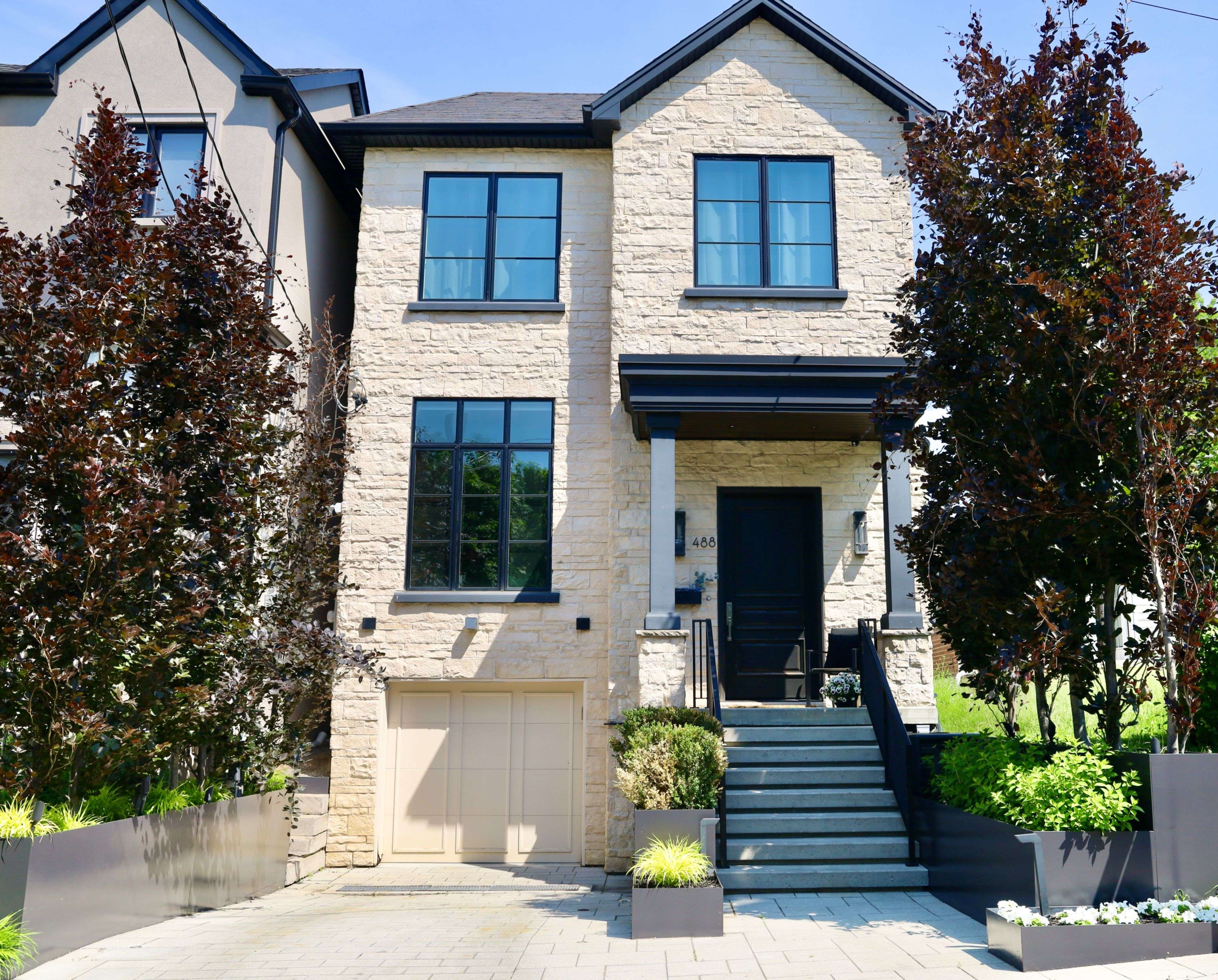 488 Arlington AVE, Toronto C03, ON M6C 3A2