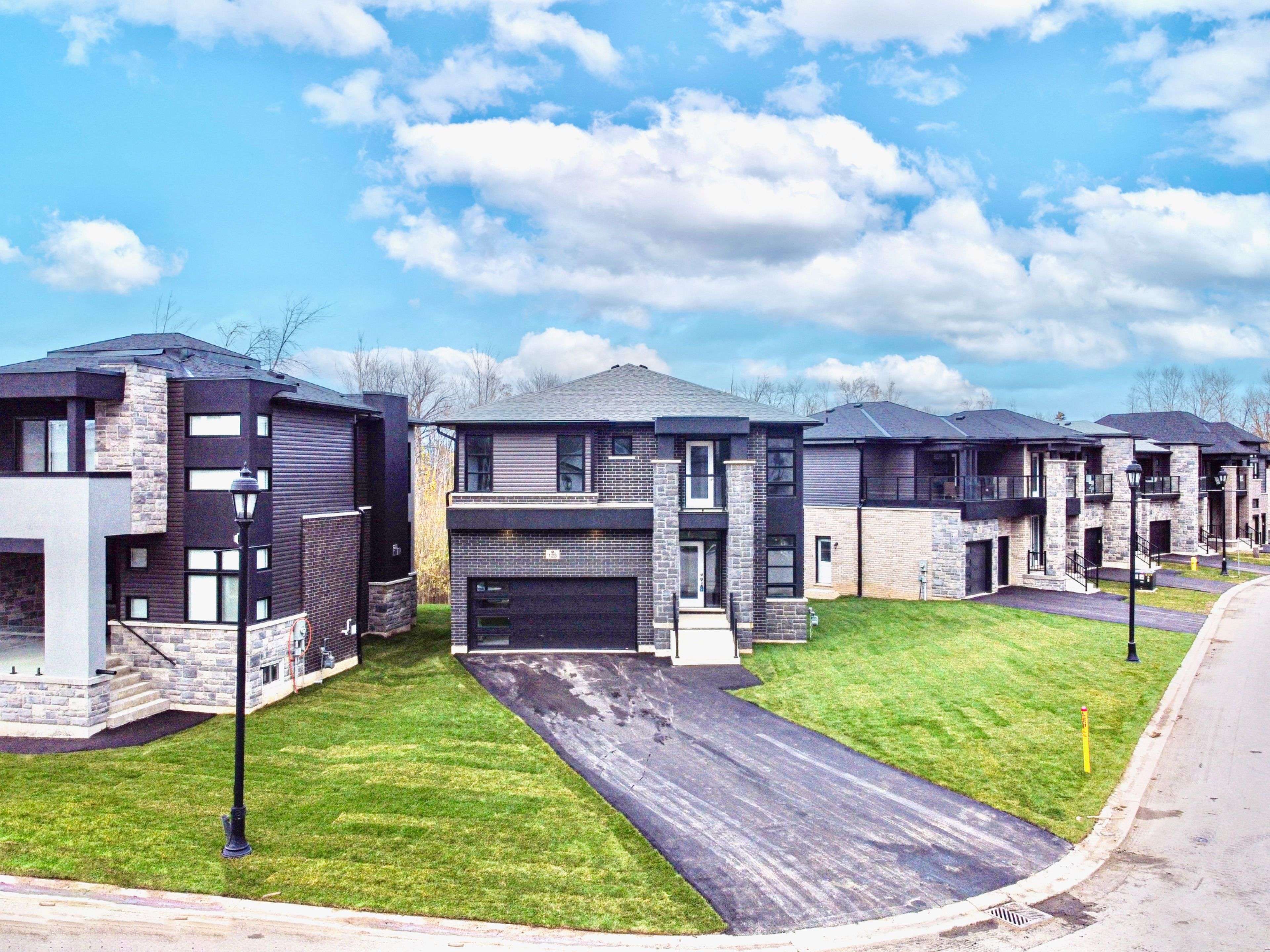 123 Jewel ST, Blue Mountains, ON N0H 1J0