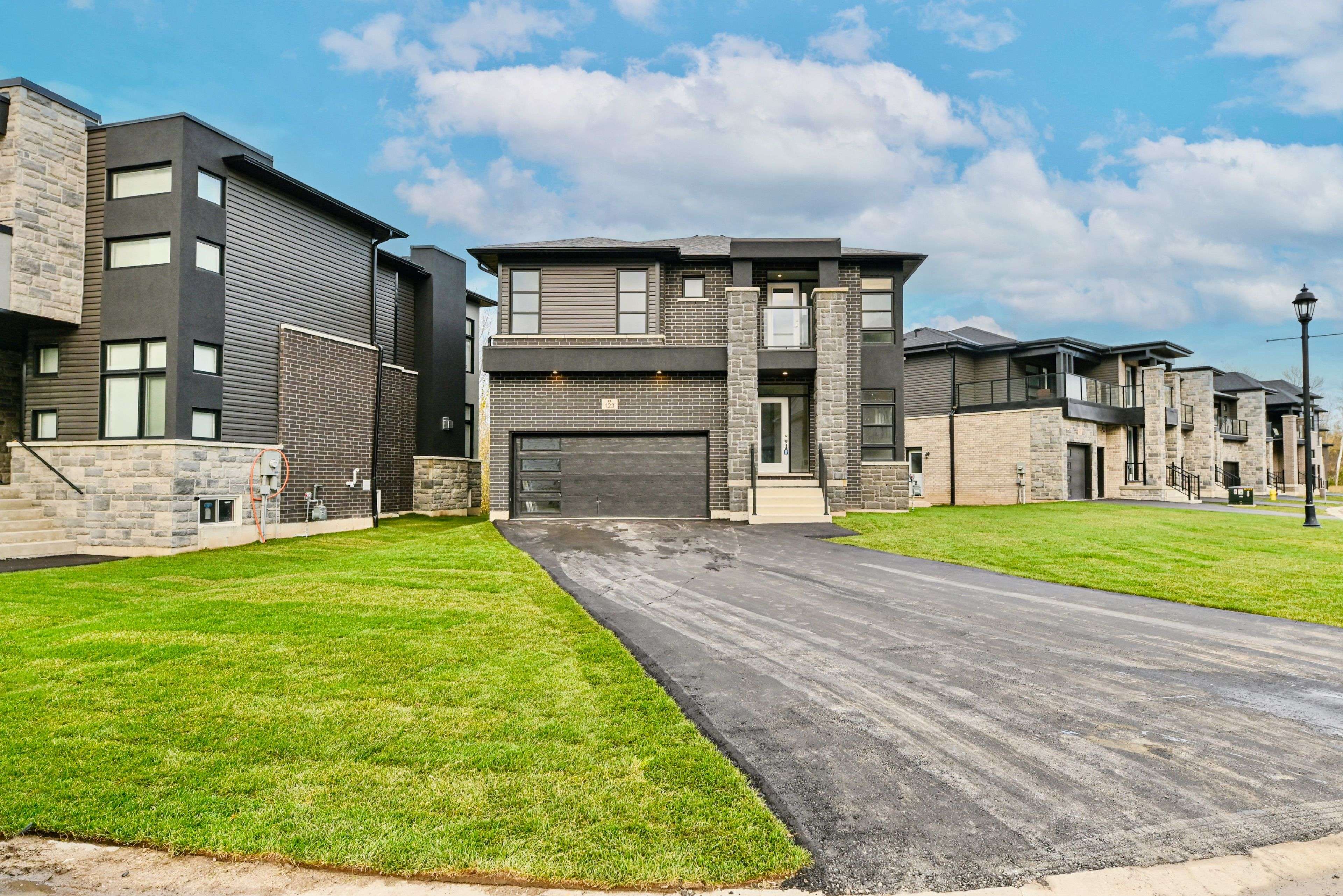 123 Jewel ST, Blue Mountains, ON N0H 1J0