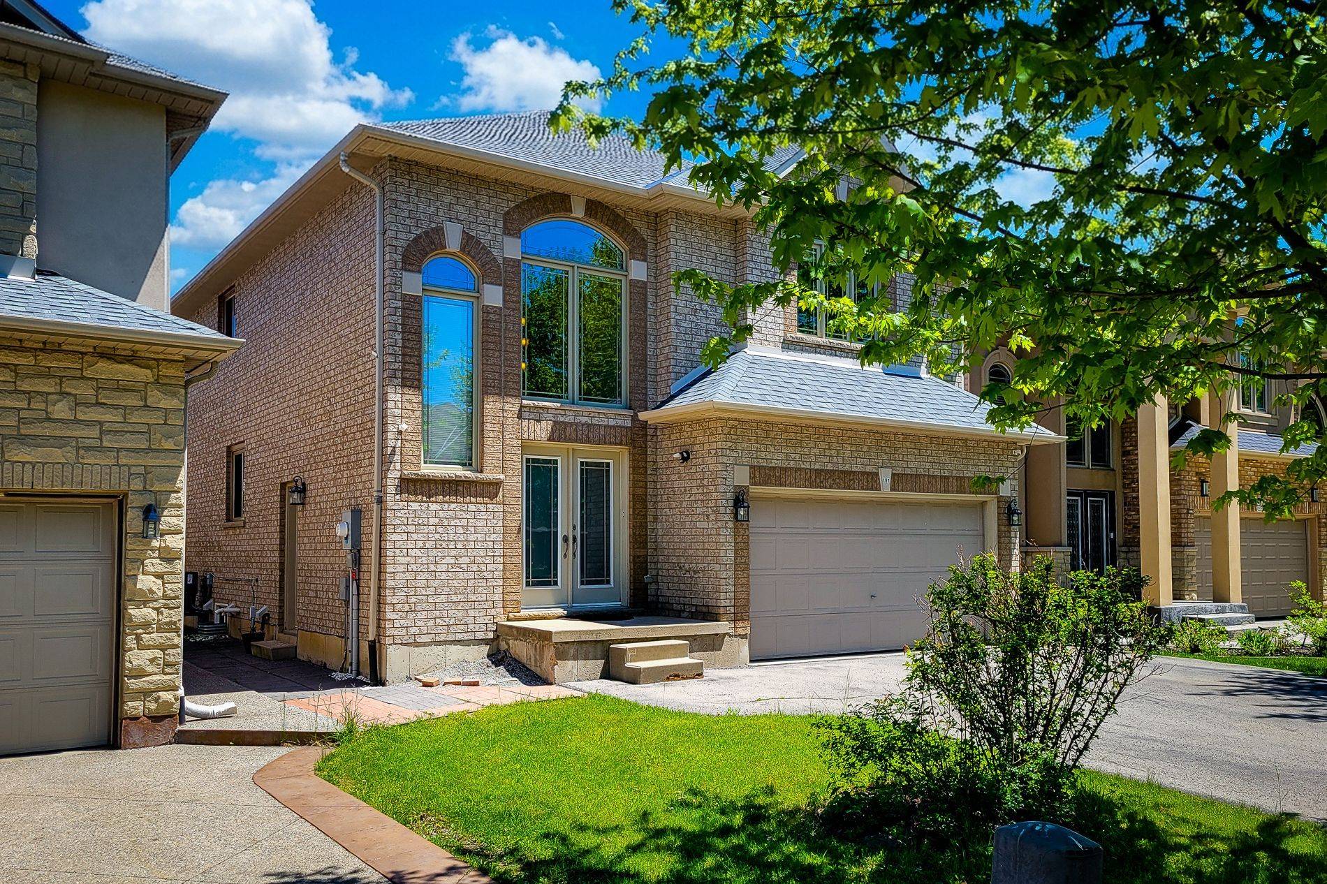 197 Cloverleaf DR, Hamilton, ON L9K 1T4