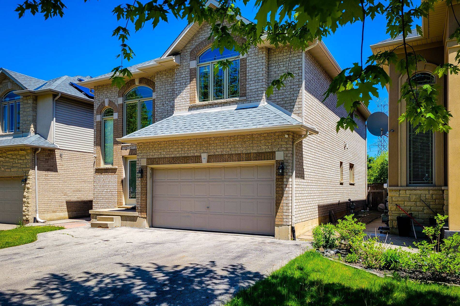 197 Cloverleaf DR, Hamilton, ON L9K 1T4
