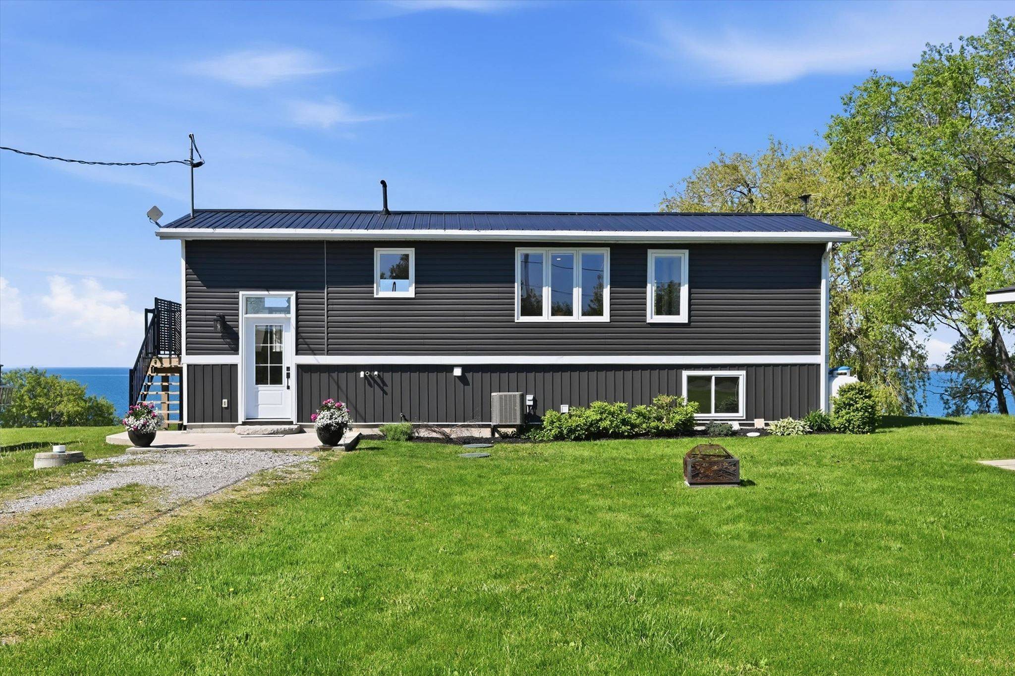 402 South Coast DR, Haldimand, ON N0A 1L0