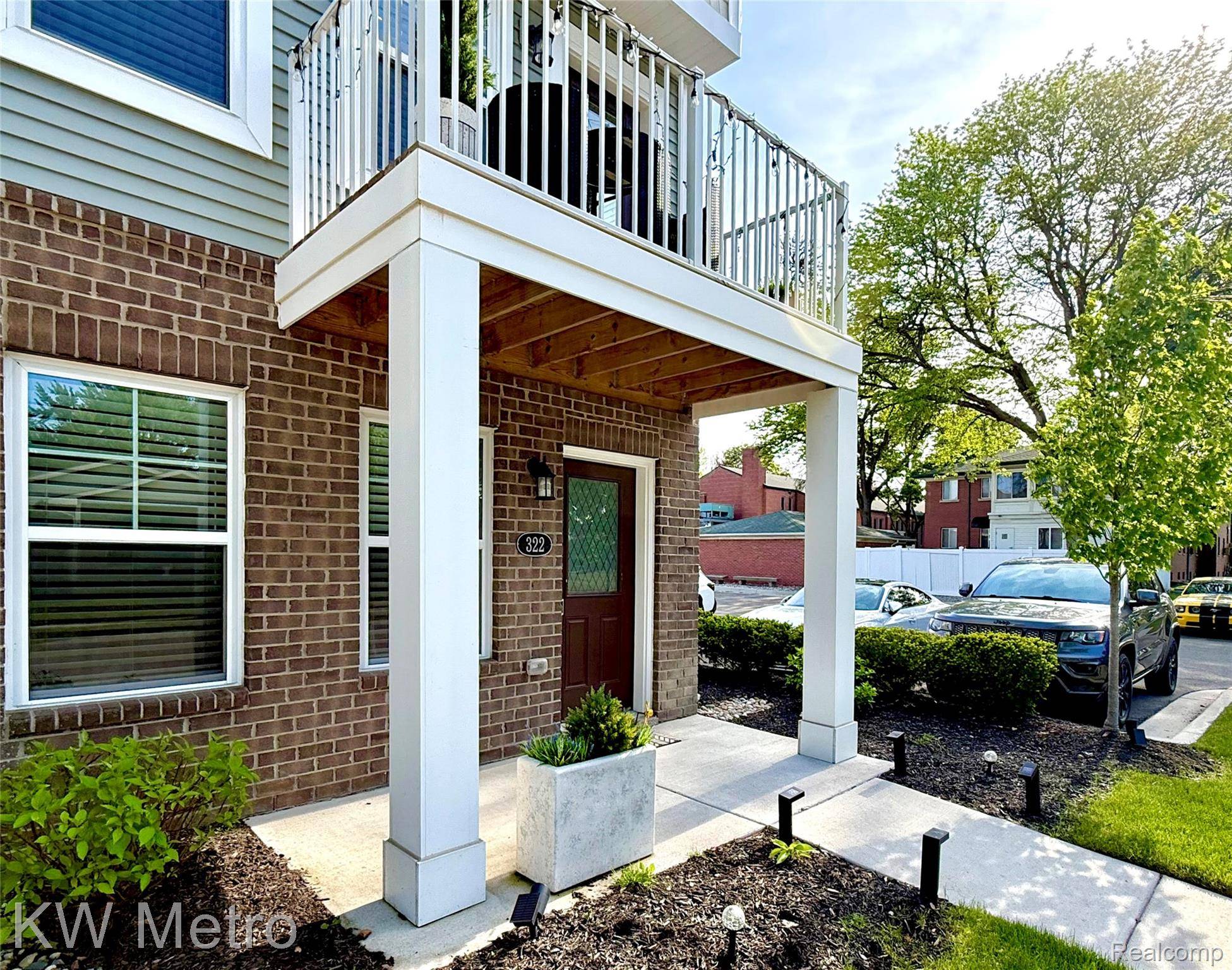 322 Jeff Keeton DR, Hazel Park, MI 48030