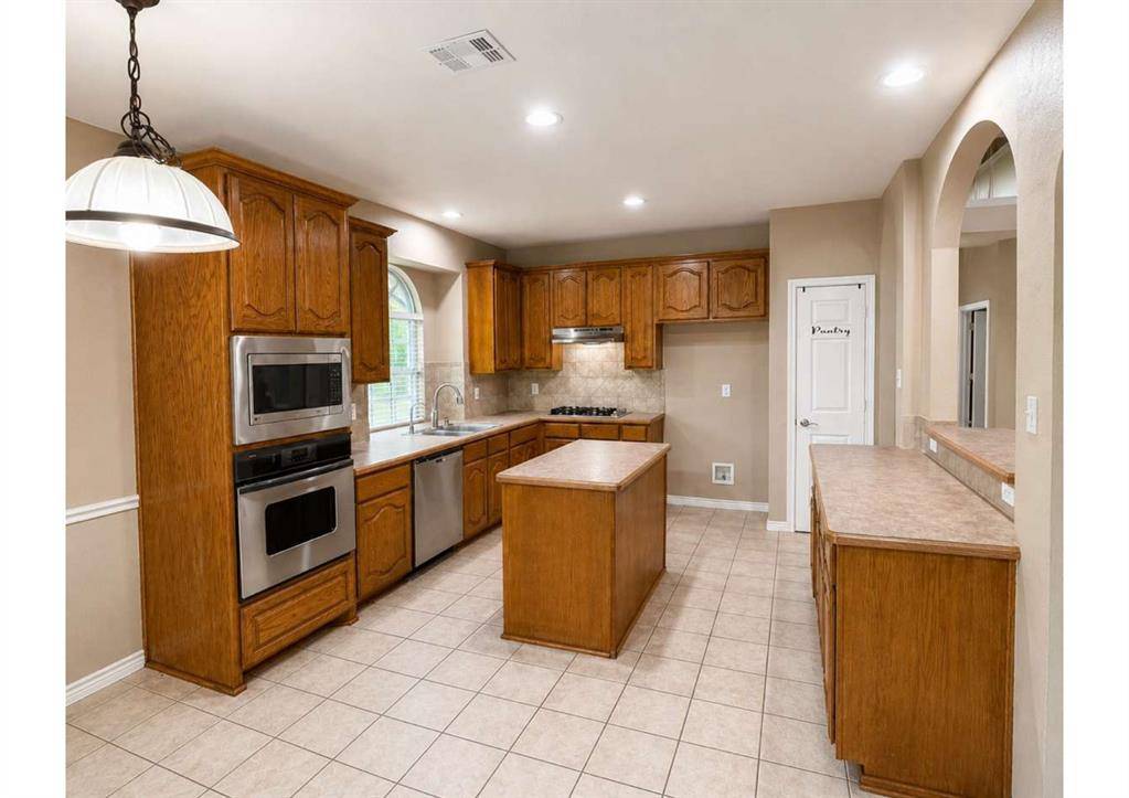 11501 Pheasant Creek Drive, Fort Worth, TX 76244
