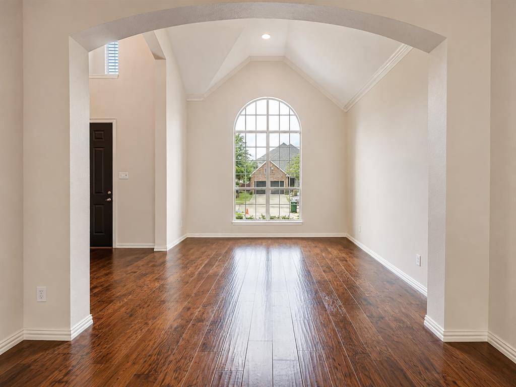 8317 Victoria Lane, Lantana, TX 76226