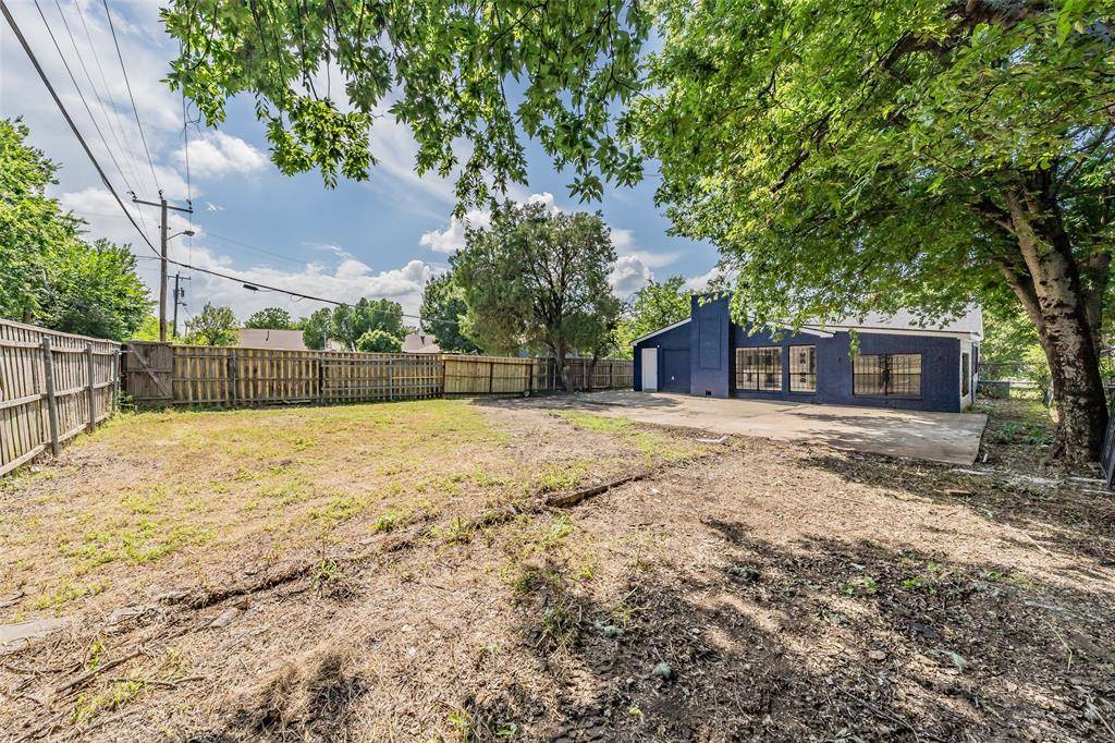 2402 E Overton Road, Dallas, TX 75216