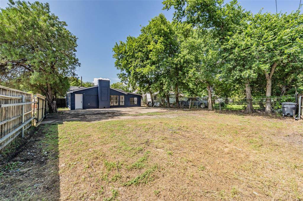 2402 E Overton Road, Dallas, TX 75216