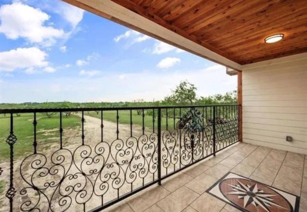 6051 County Road 1030 B, Rice, TX 75155