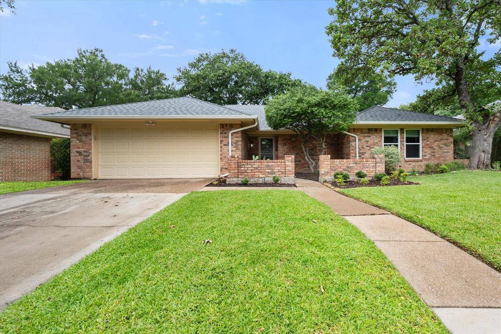 1229 Brookfield Lane, Mansfield, TX 76063