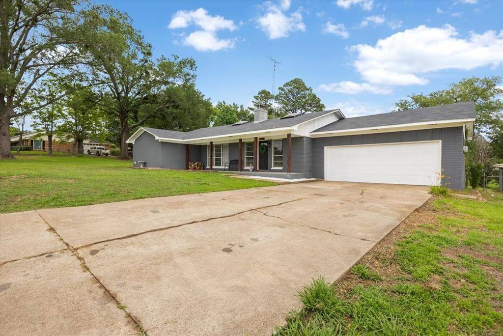 2300 Country Club Drive, Canton, TX 75103