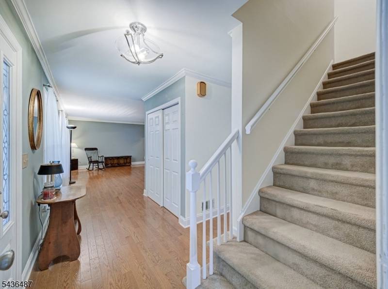9 Chestnut Pl, Lebanon Boro, NJ 08833