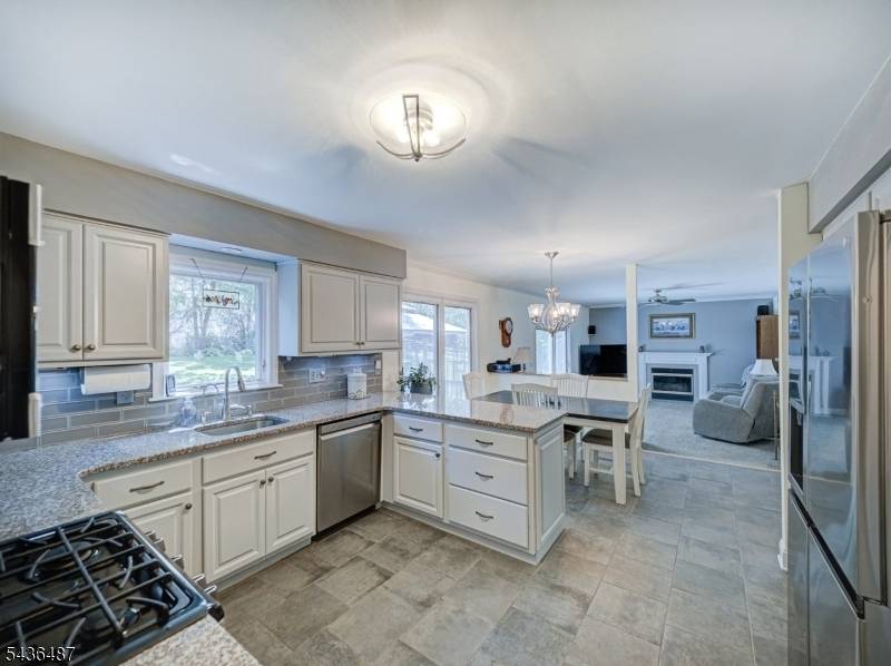 9 Chestnut Pl, Lebanon Boro, NJ 08833