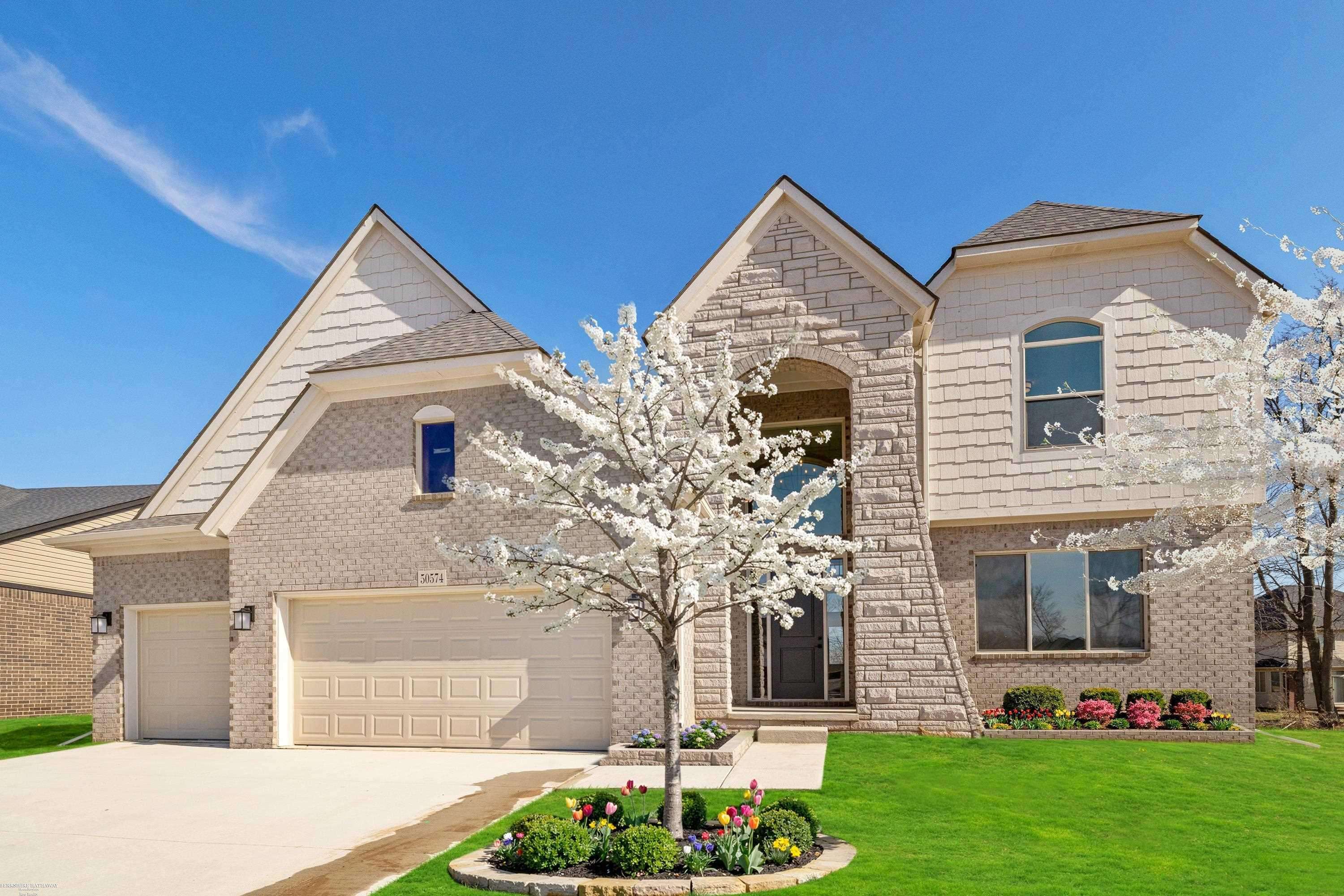50574 Mistwood DR, Macomb Twp, MI 48042