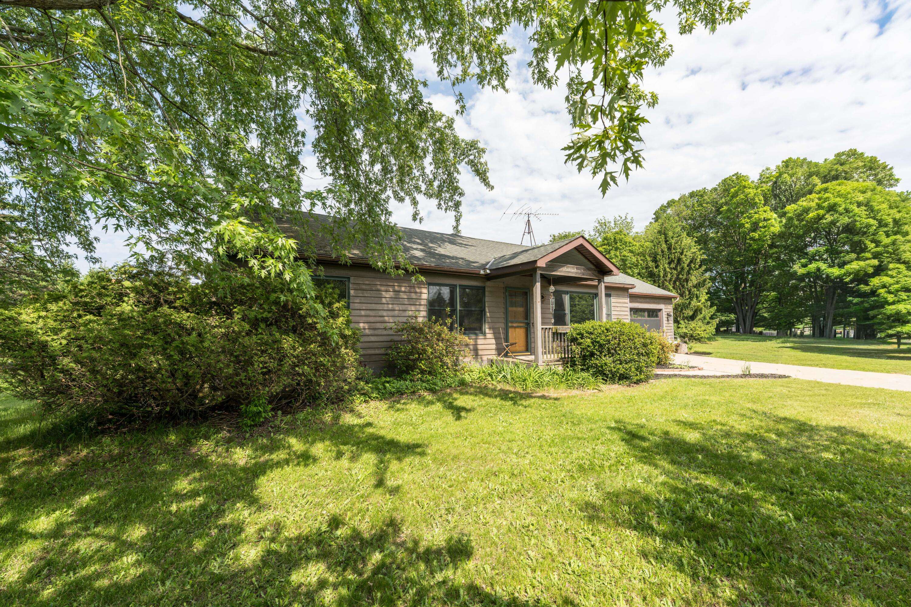 2995 65th ST, Saugatuck Twp, MI 49408