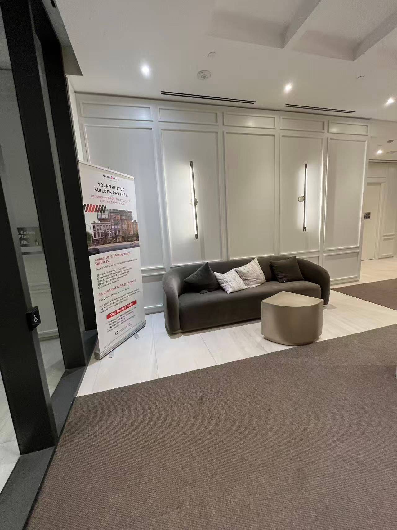 100 Queen ST E #1512, Toronto C08, ON M5C 0B5