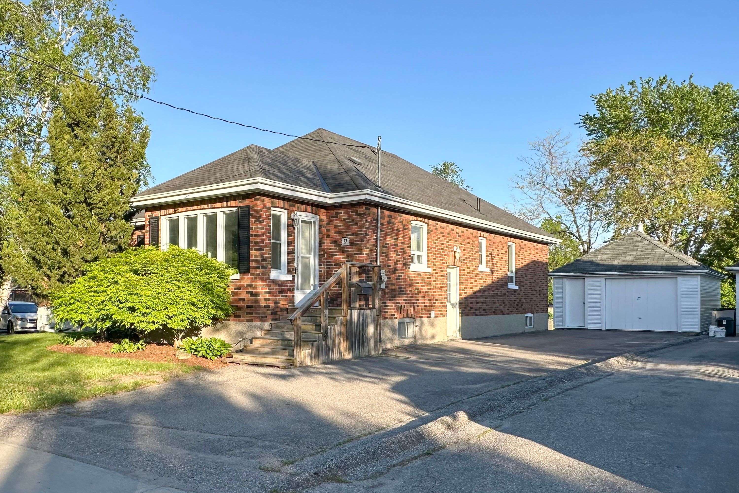 9 Jane ST, Clarington, ON L1C 1G2
