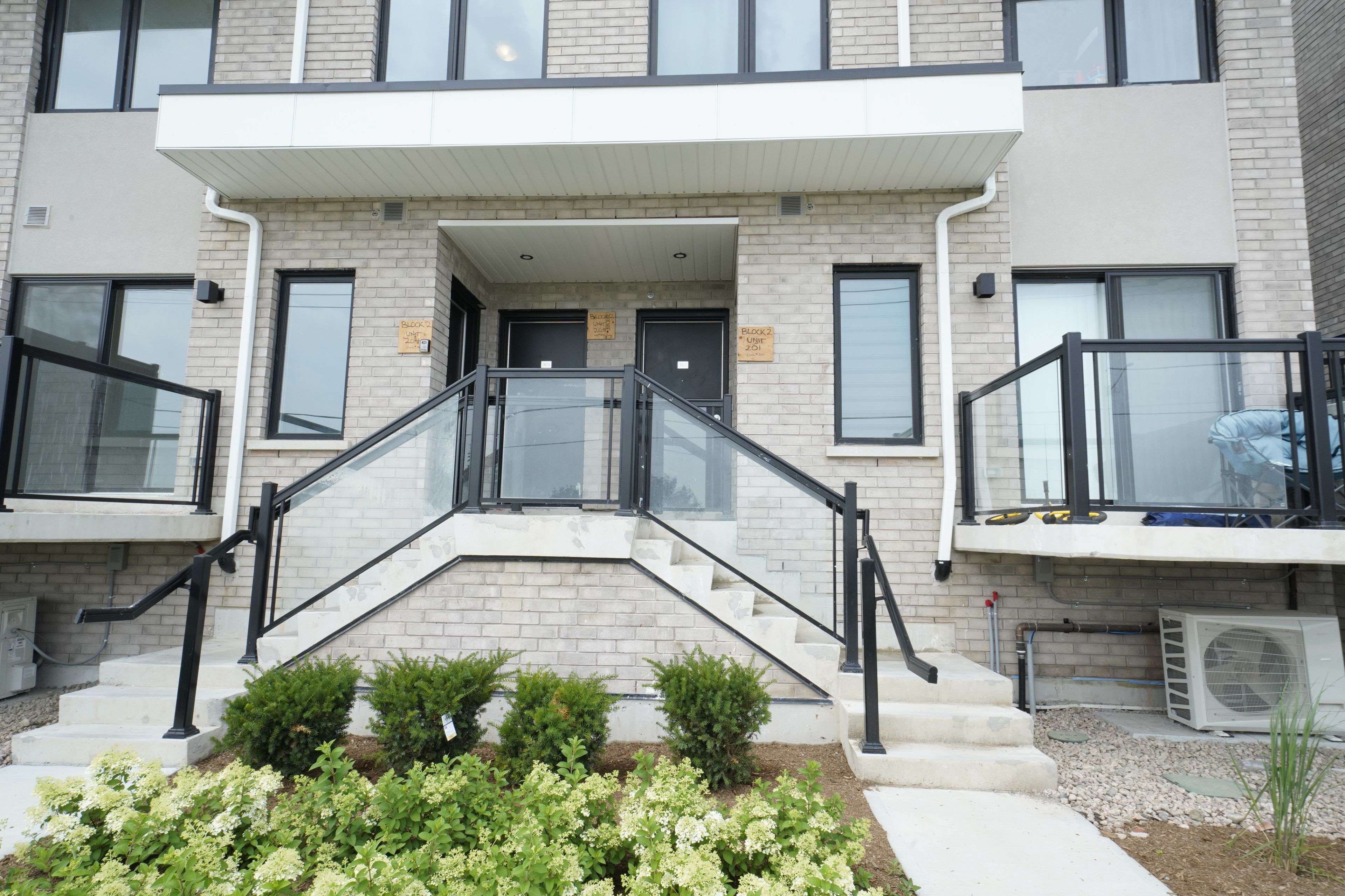 1695 Dersan ST #302, Pickering, ON L1X 0S9