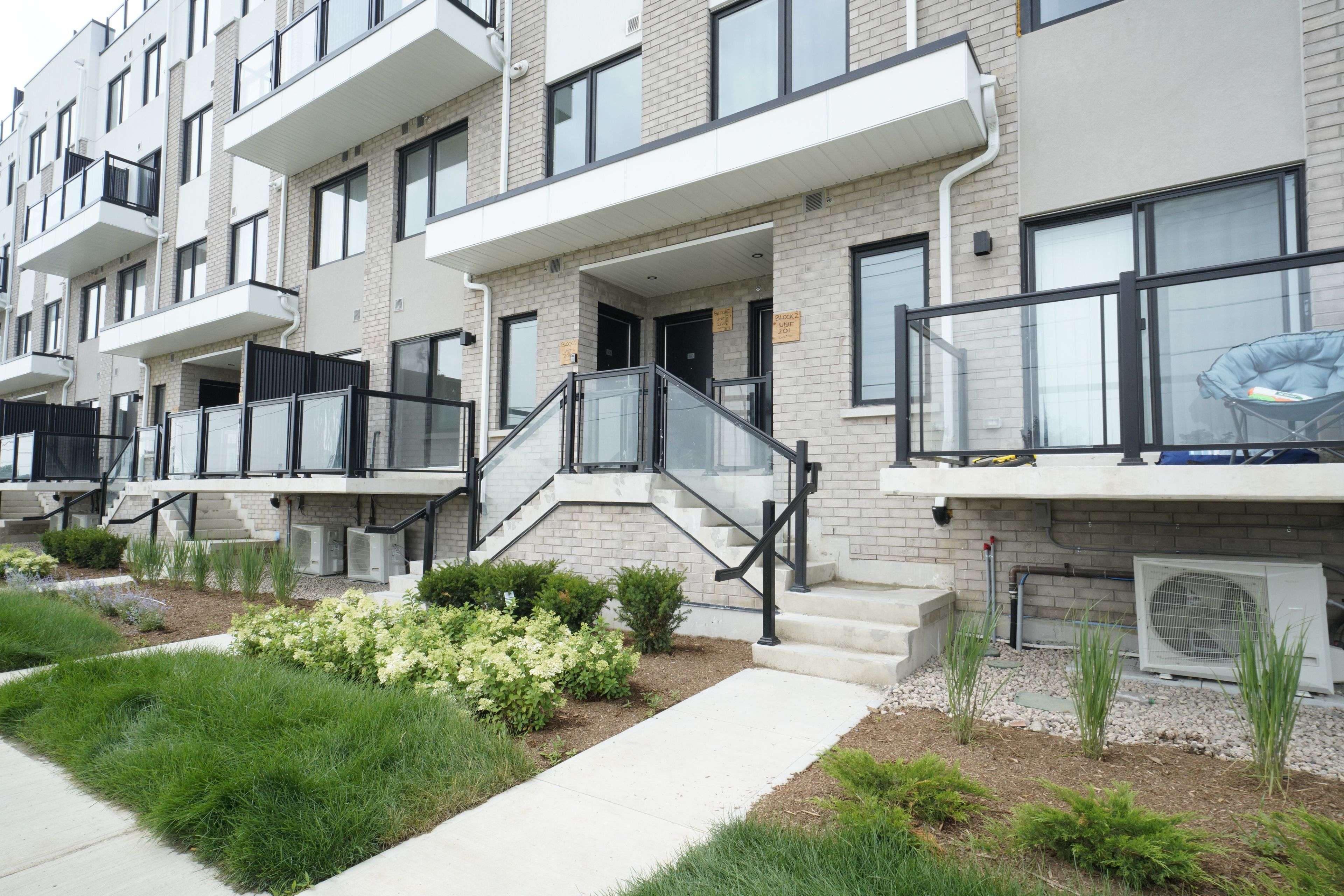1695 Dersan ST #302, Pickering, ON L1X 0S9