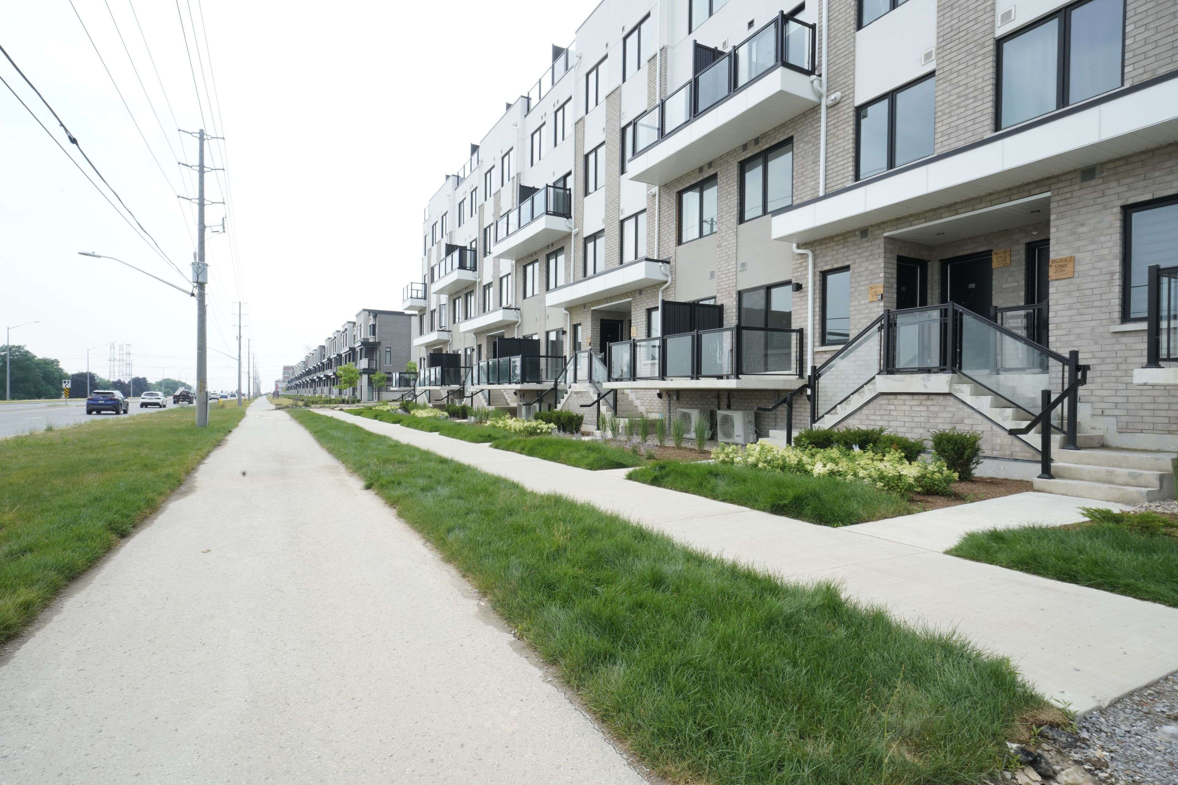 1695 Dersan ST #302, Pickering, ON L1X 0S9