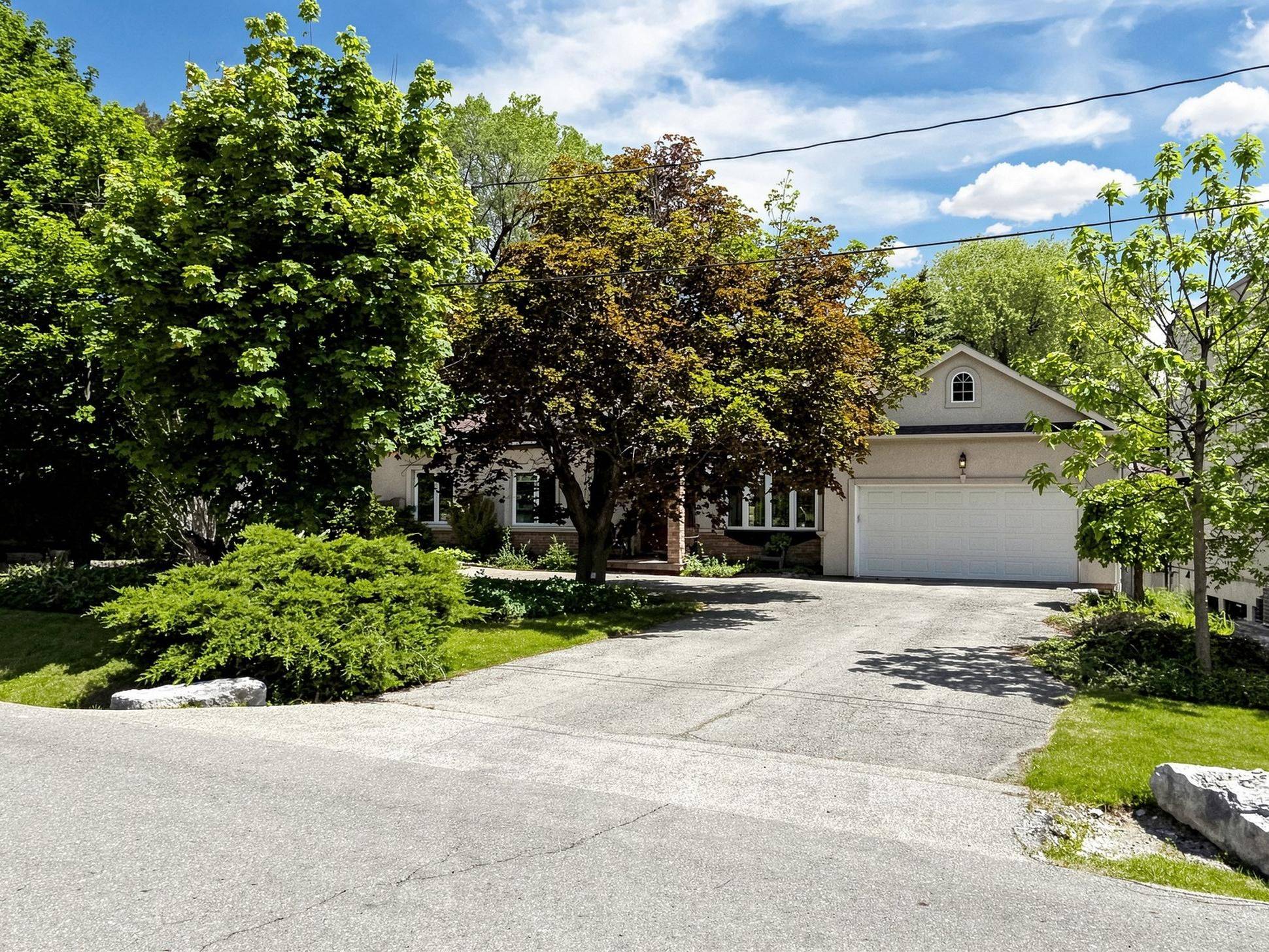 3 Raymond DR, Vaughan, ON L4J 2E5