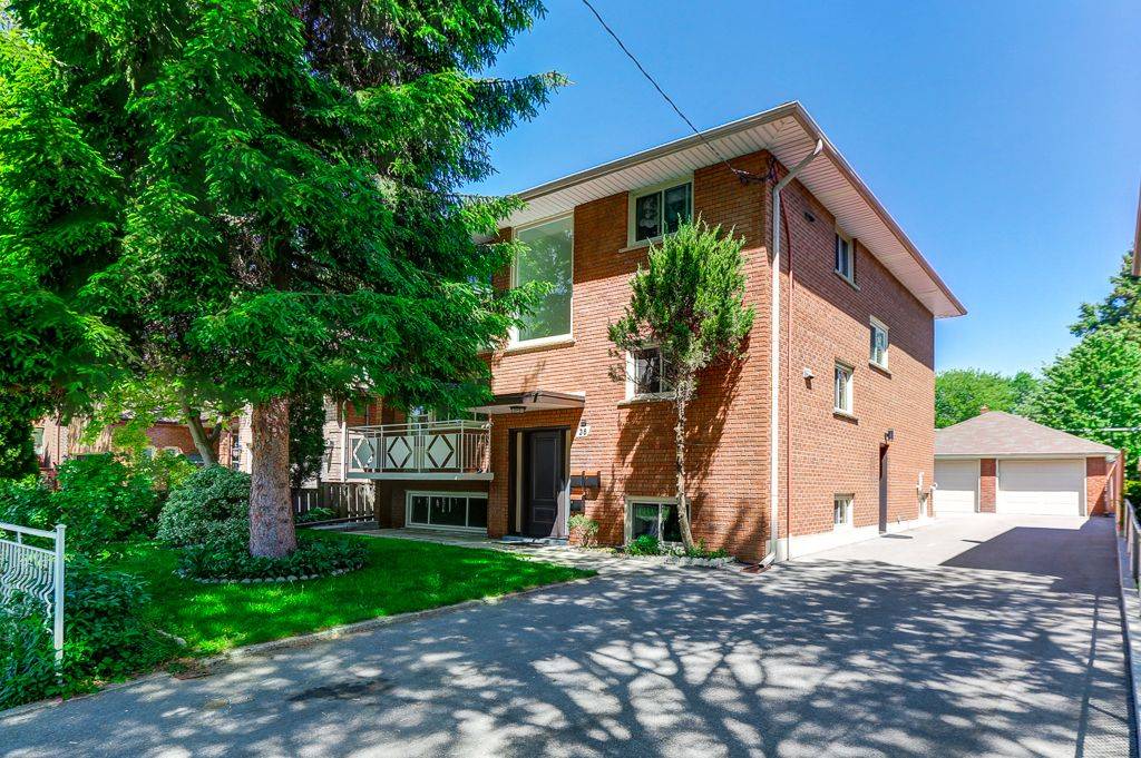 38 Jellicoe AVE, Toronto W06, ON M8W 1W1
