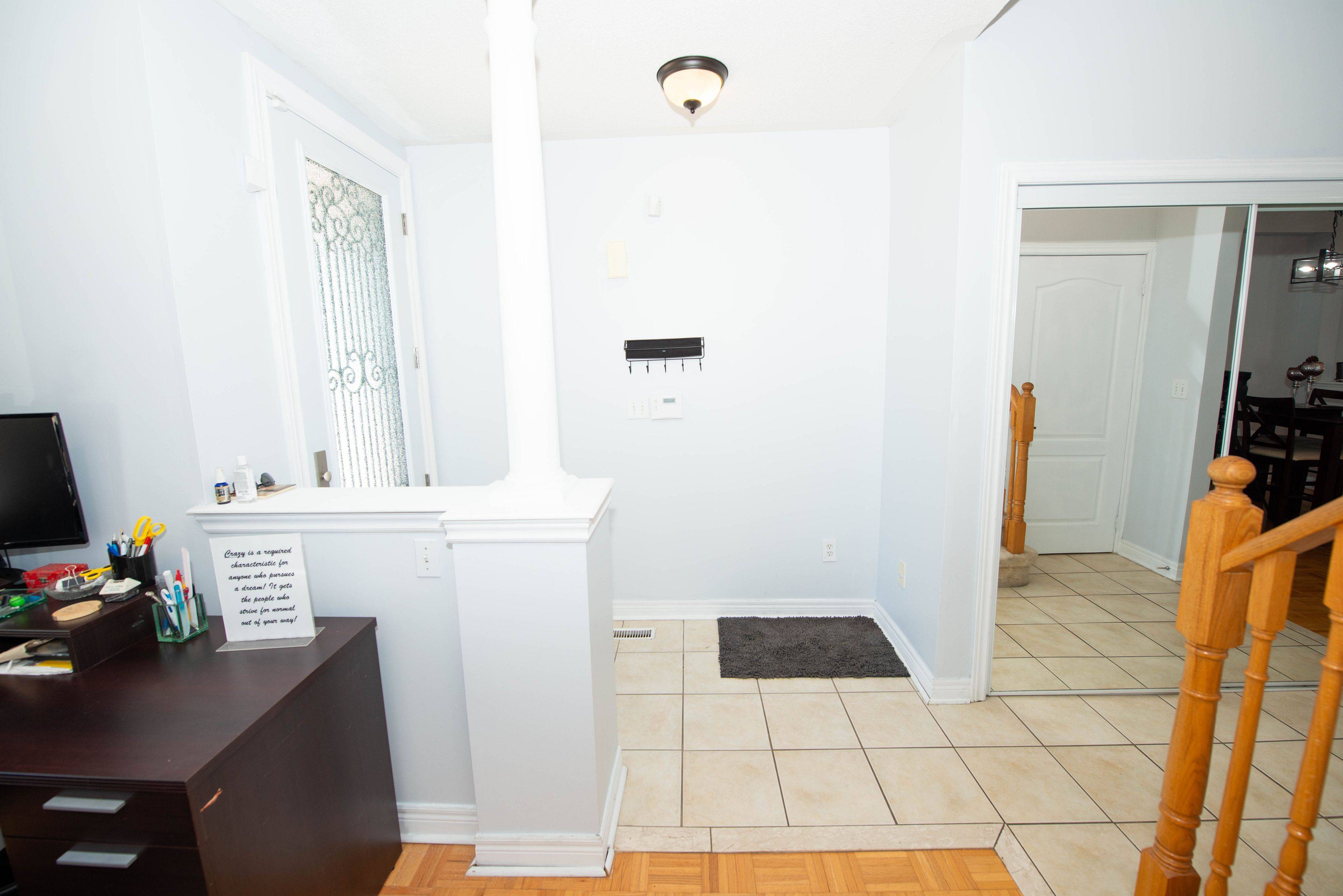 19 Fountainview WAY, Brampton, ON L6S 6K4