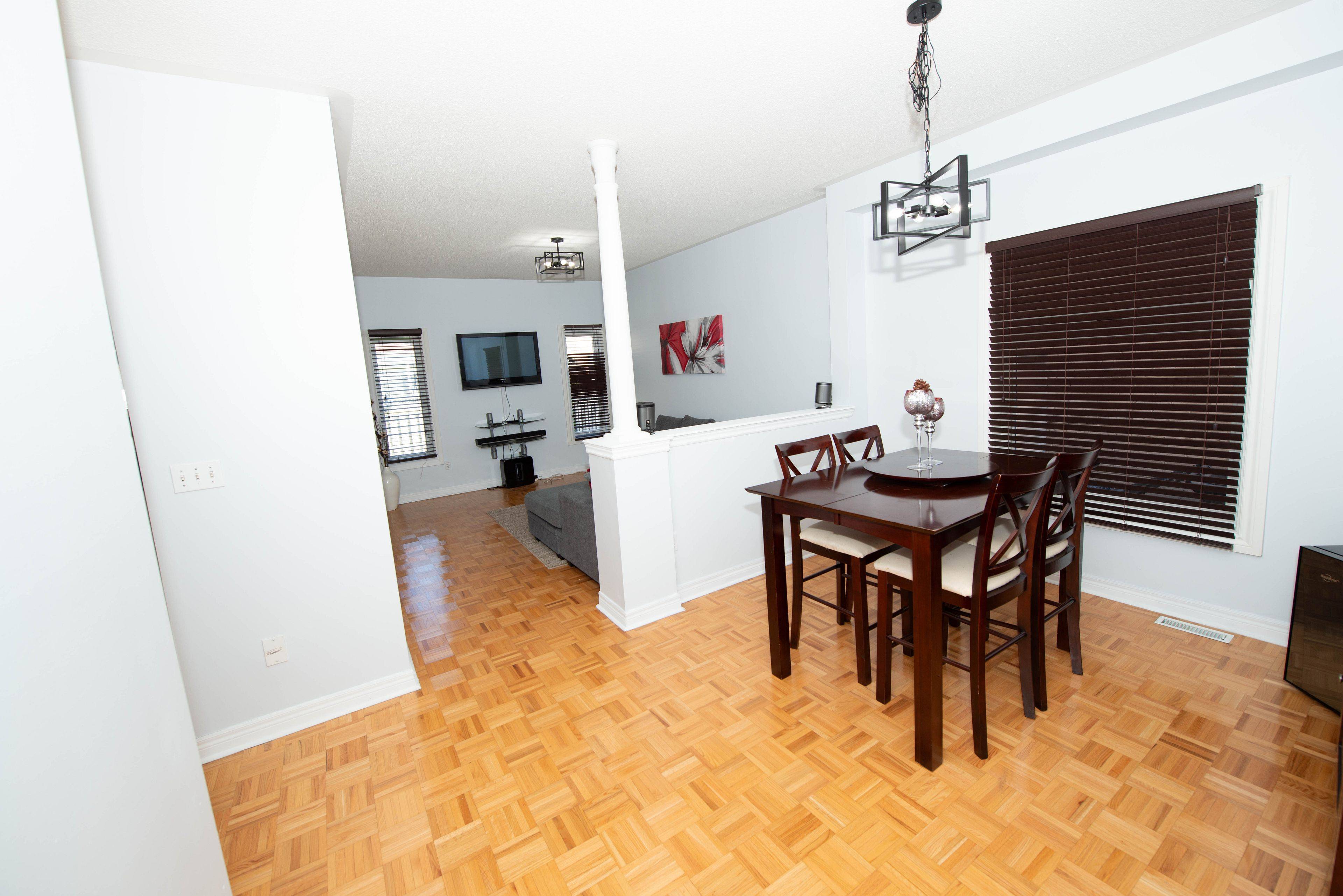 19 Fountainview WAY, Brampton, ON L6S 6K4