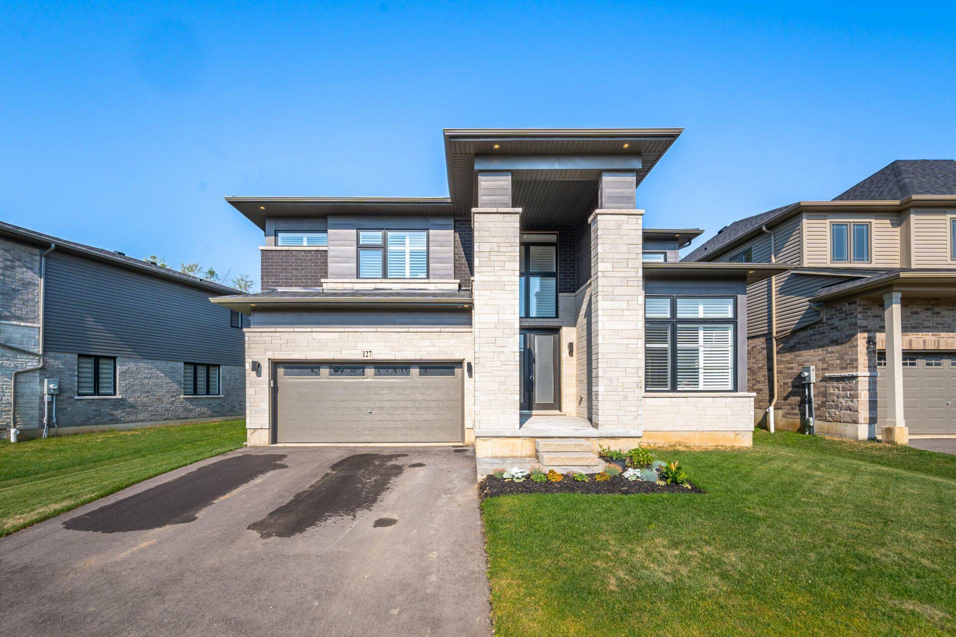 127 Court DR, Brant, ON N3L 0L6