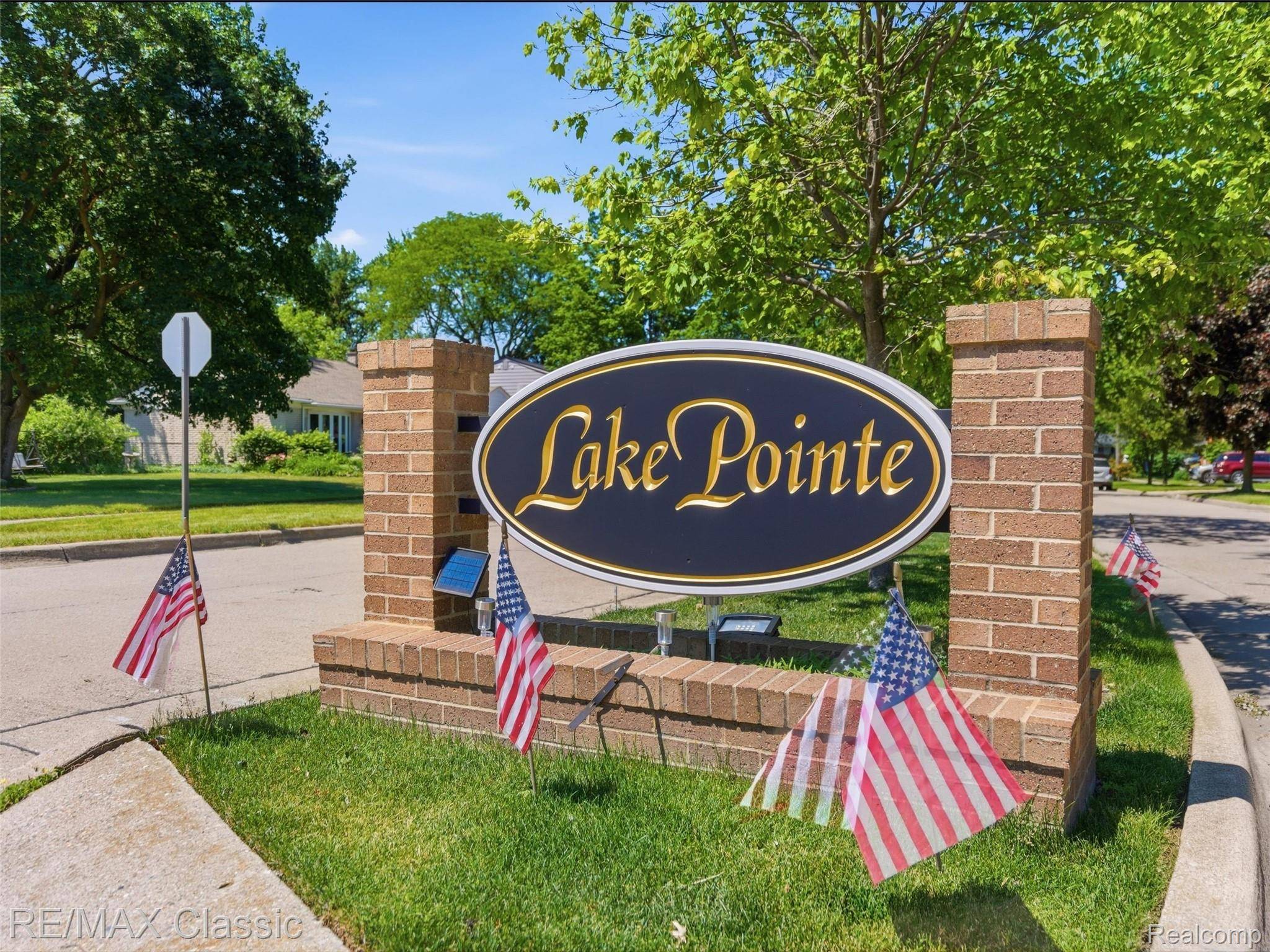 41020 Greenbriar LN, Plymouth Charter Township, MI 48170