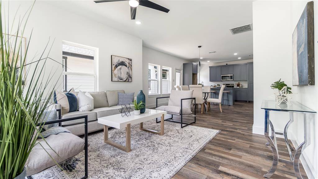 920 S Montreal Avenue, Dallas, TX 75208