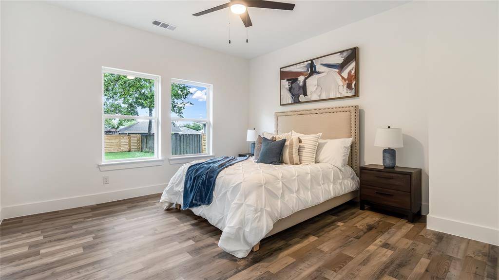920 S Montreal Avenue, Dallas, TX 75208