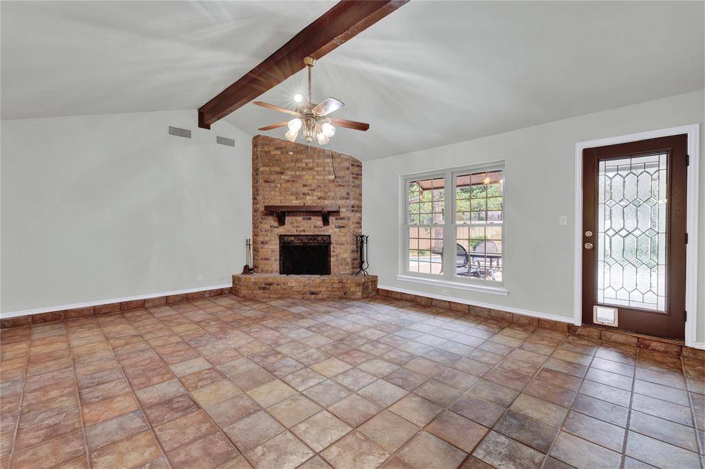 1104 Wood Ridge Drive, Azle, TX 76020