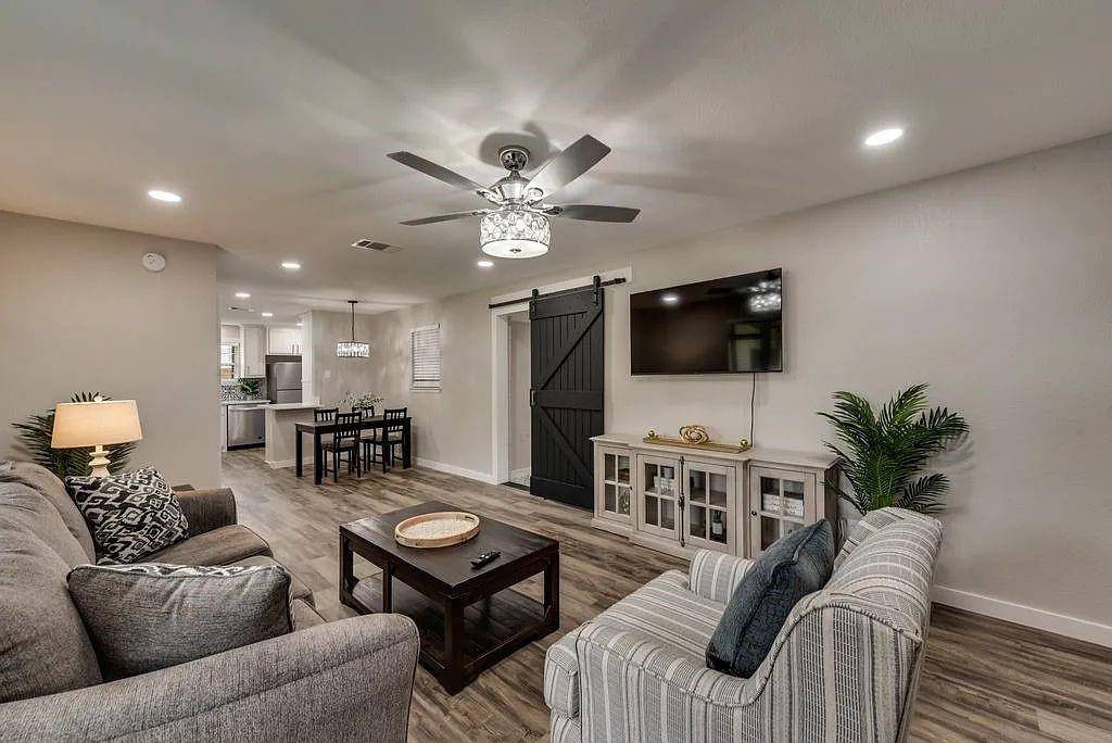 6503 E Mockingbird Lane, Dallas, TX 75214