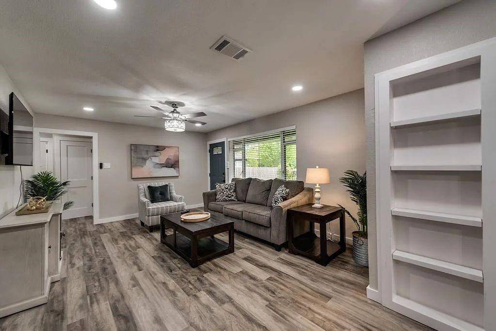 6503 E Mockingbird Lane, Dallas, TX 75214