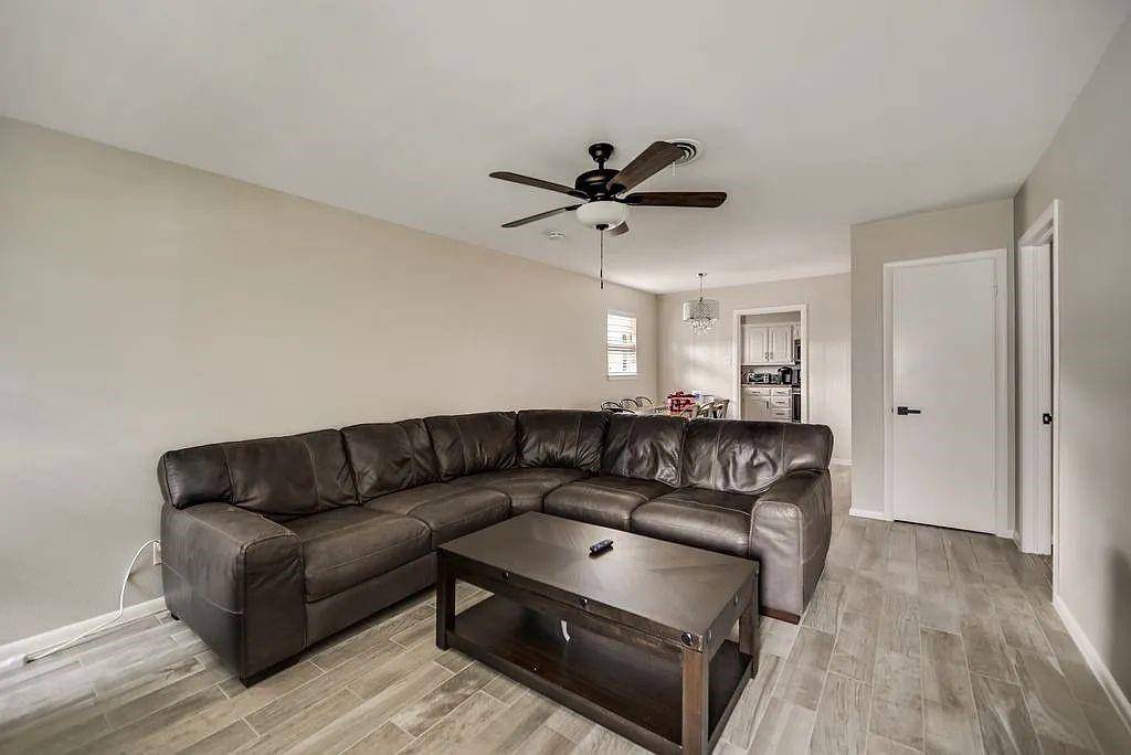 6501 E Mockingbird Lane, Dallas, TX 75214
