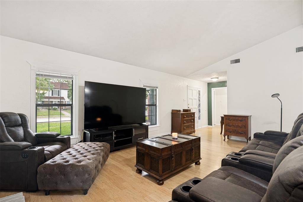 1102 Alexandria Avenue, Garland, TX 75040