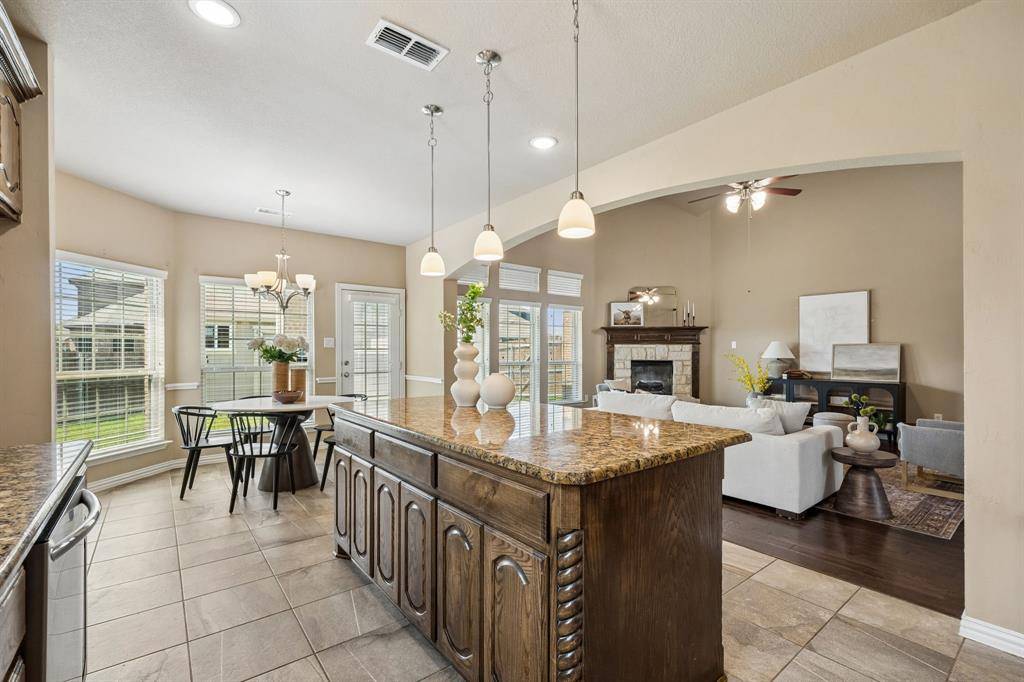 100 Spruce Street, Red Oak, TX 75154
