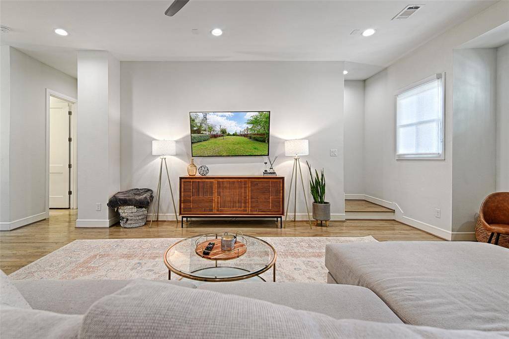 5089 Gaston Avenue #1002, Dallas, TX 75214