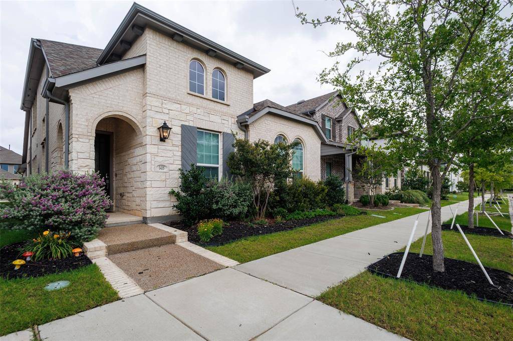 1435 Eden Valleywood Way, Arlington, TX 76005