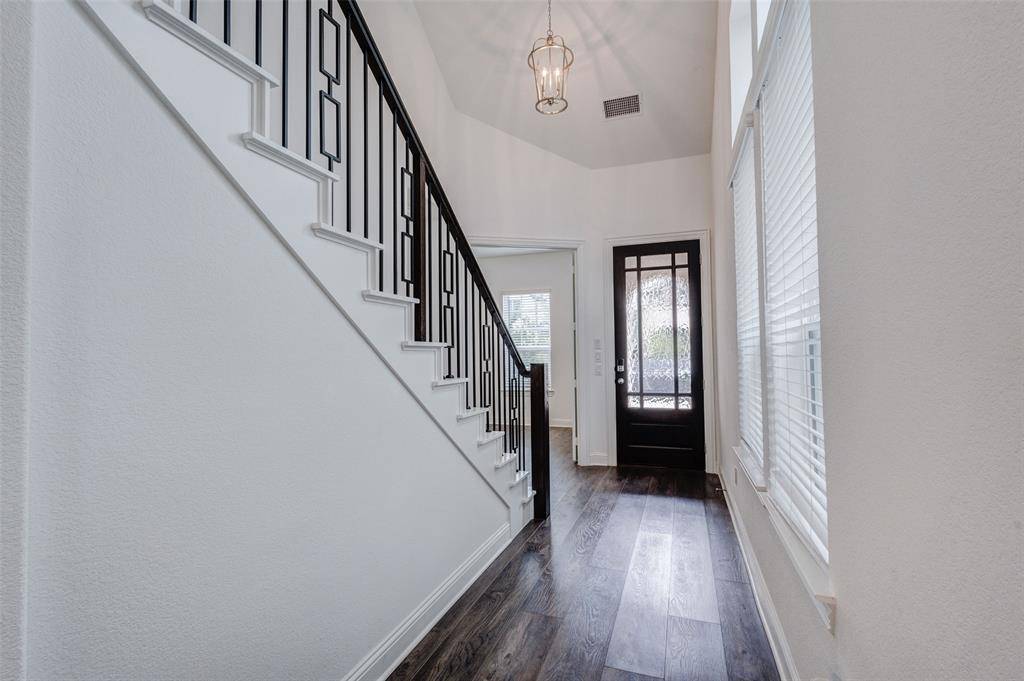 1435 Eden Valleywood Way, Arlington, TX 76005