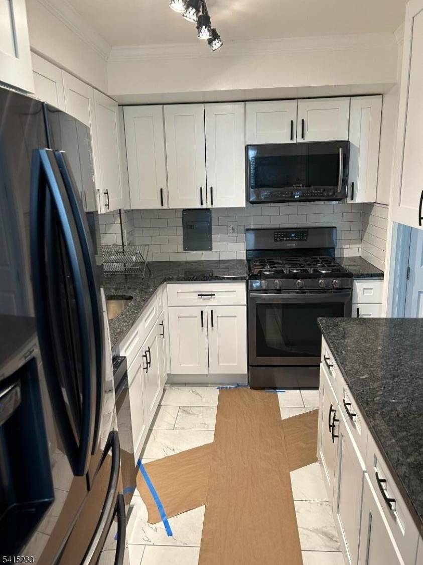 276 Prospect St #3H, East Orange City, NJ 07017
