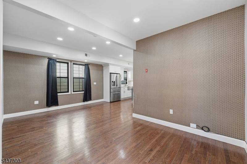 851 Garden St, Elizabeth City, NJ 07202