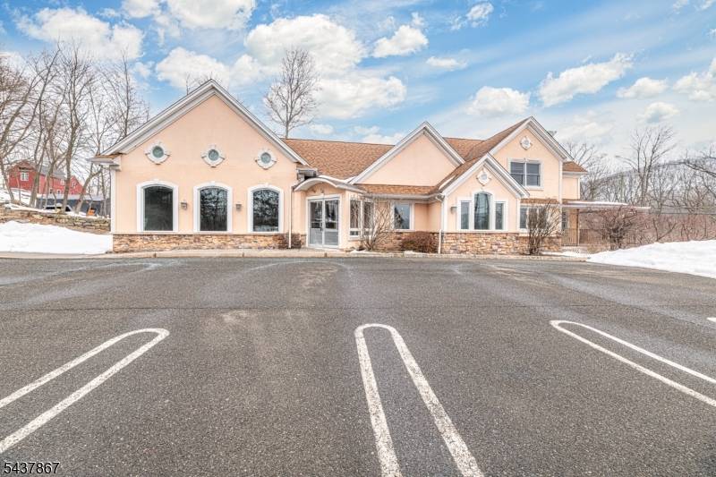 137 S Rutherford Ave, Franklin Boro, NJ 07416